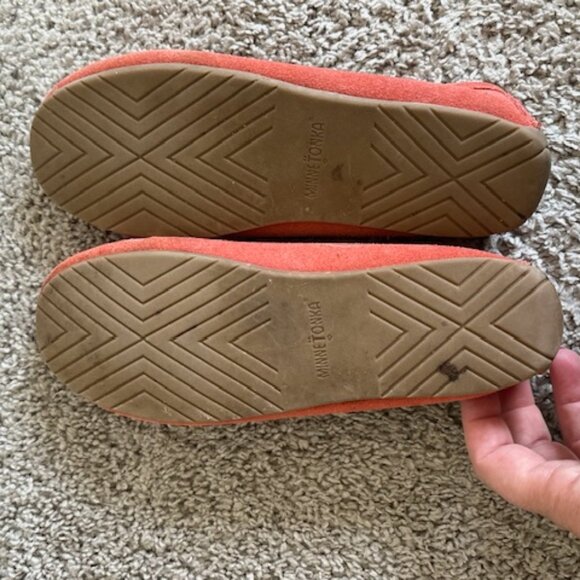 Minnetonka Moccasins Coral Handmade Leather shoes size 7.5 - Picture 6 of 6